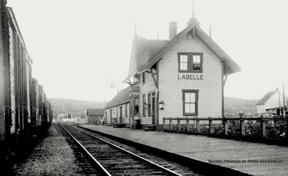 10.57- première gare de Labelle - Copie (Custom)