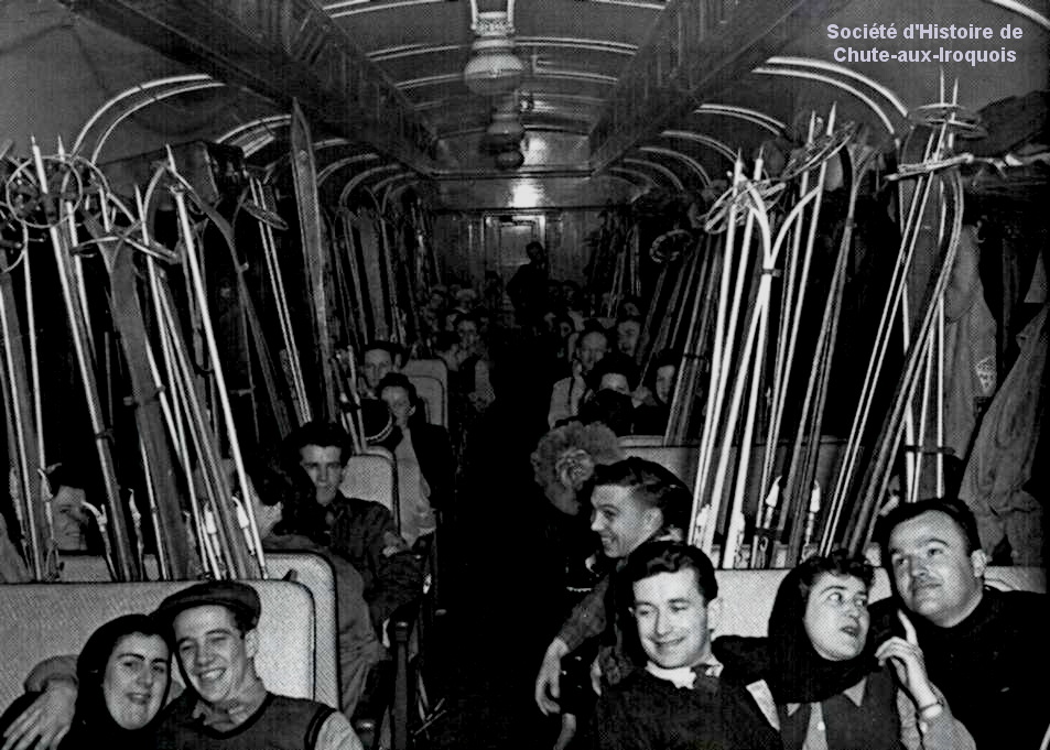 3.77-intérieur train de neige - Copie